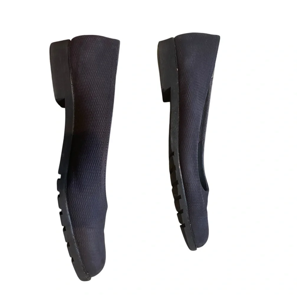 Salvato Ferragamo Black Pebbled Round Toe Flats Sz 7